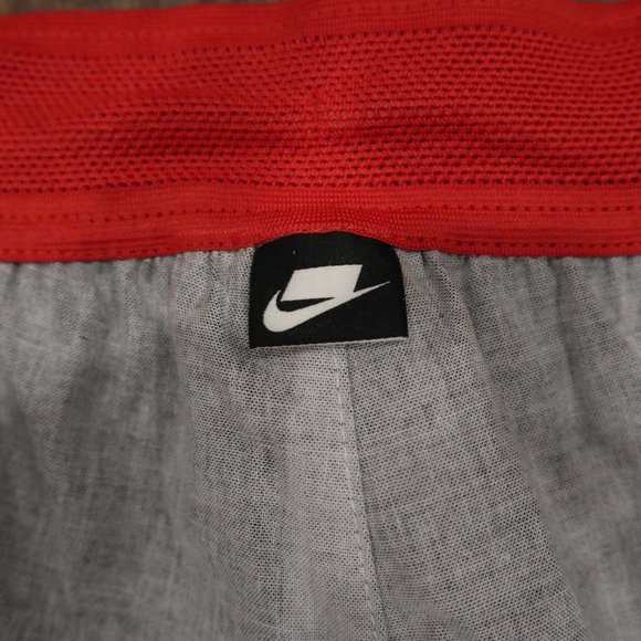 NWT Nike NSW Woven Shorts Red Medium - Picture 7 of 9